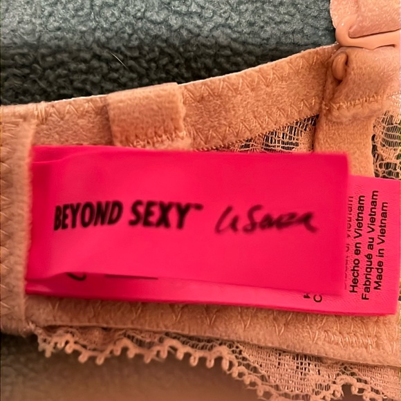 34C Beyond Sexy push up bra - Picture 5 of 6